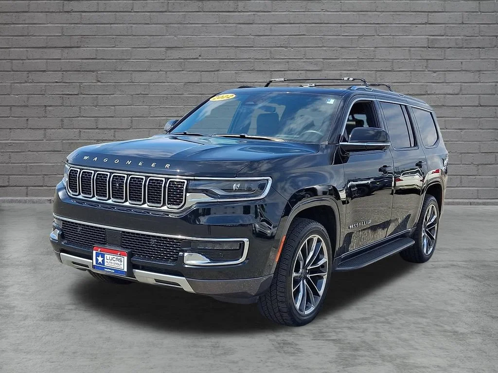 Used 2022 Diamond Black Crystal Pearlcoat Jeep Series II image 5
