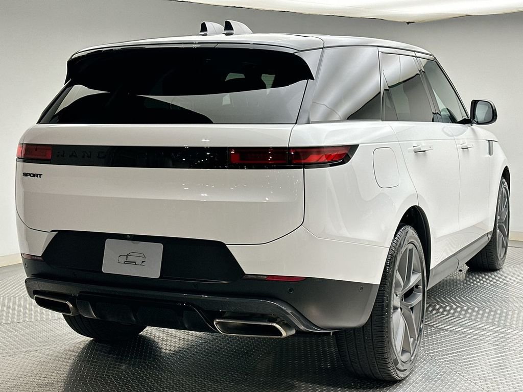 Used 2024 Fuji White Land Rover SE image 13