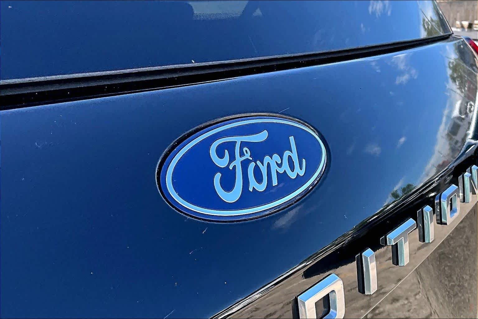 Certified Used 2025 Agate Black Metallic Ford Active image 31