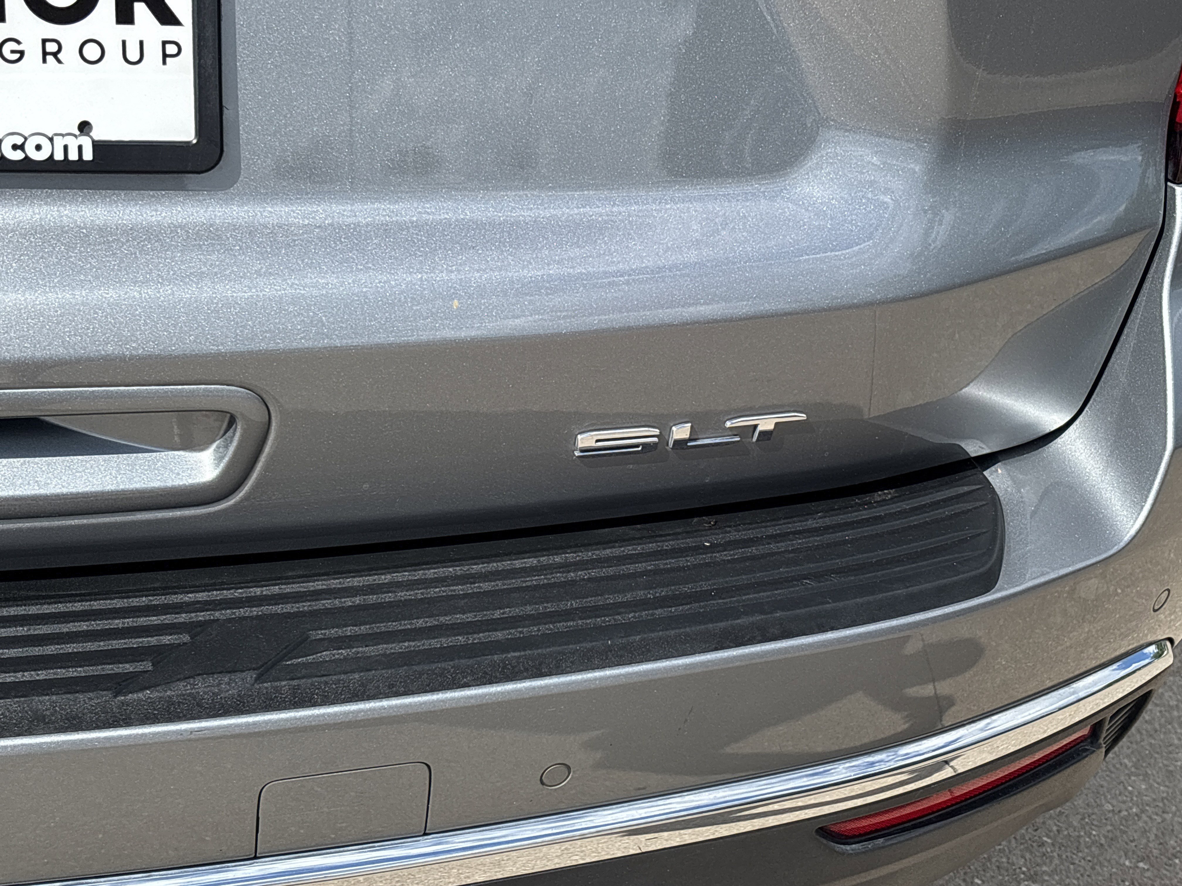 Used 2023 Sterling Metallic GMC SLT 4WD image 6