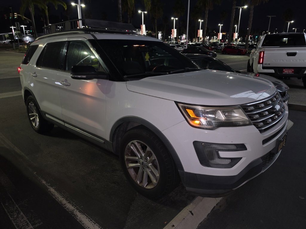 Used 2017  Ford XLT image 4