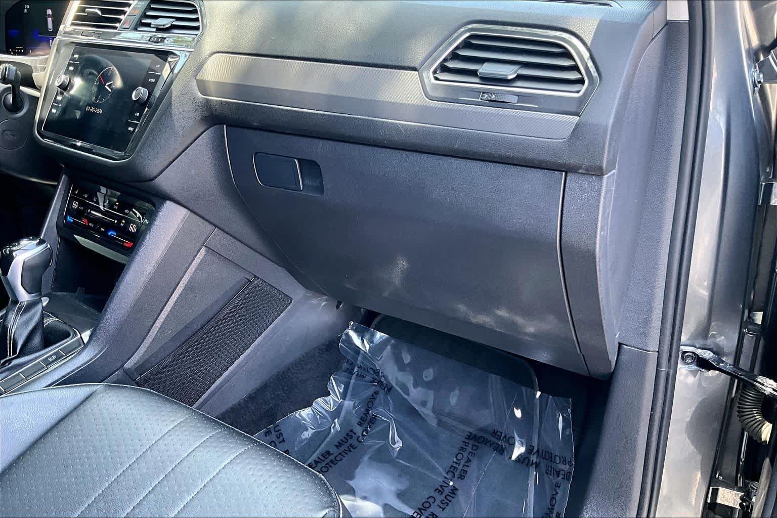 Used 2023 Platinum Gray Metallic Volkswagen SE image 19