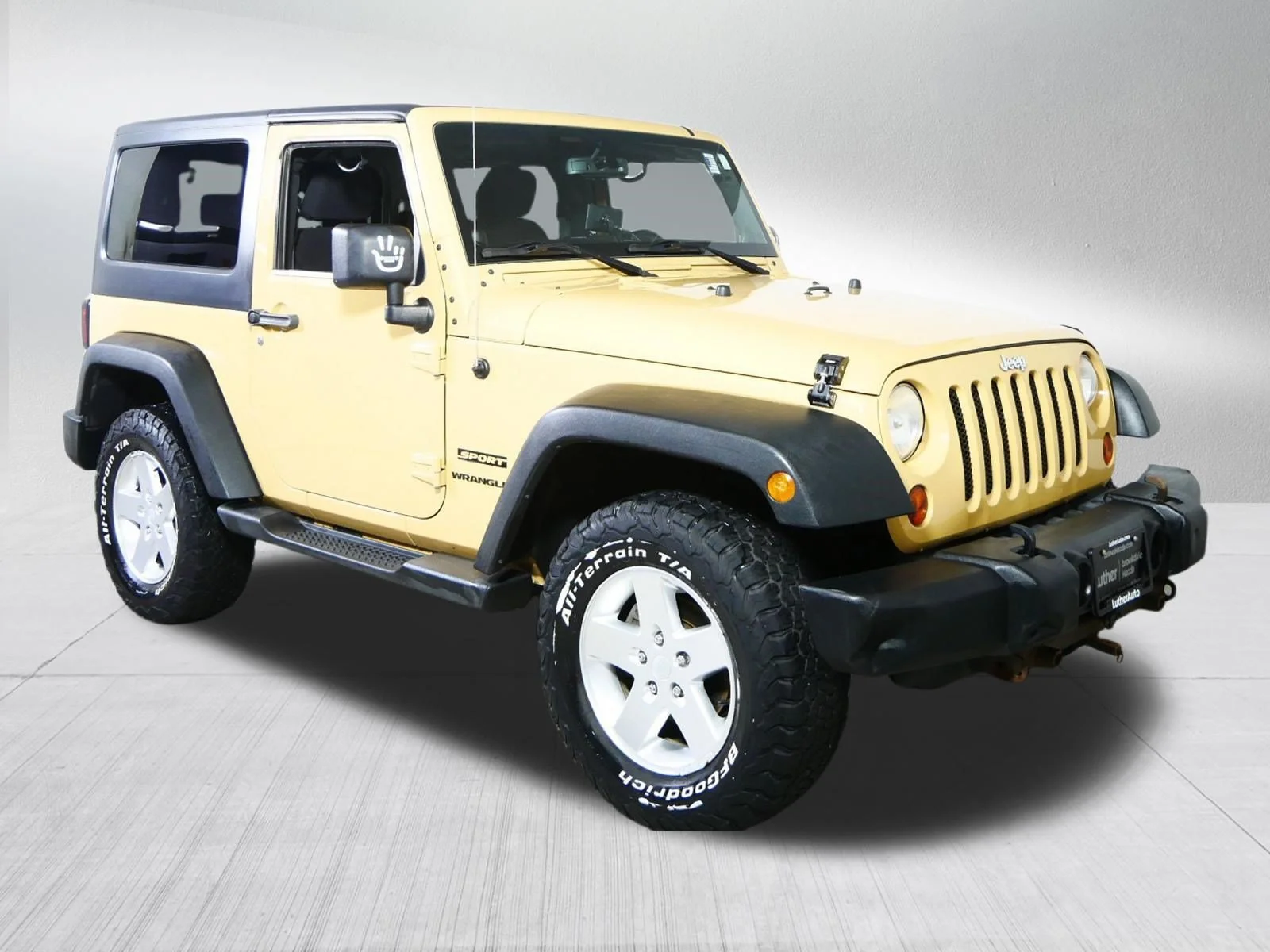Used 2013 Dune Jeep Sport image 1