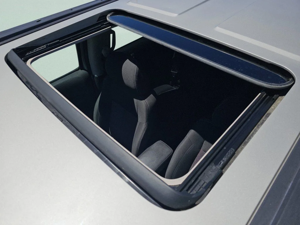 Used 2007 Boulder Gray Metallic Hummer Base image 8