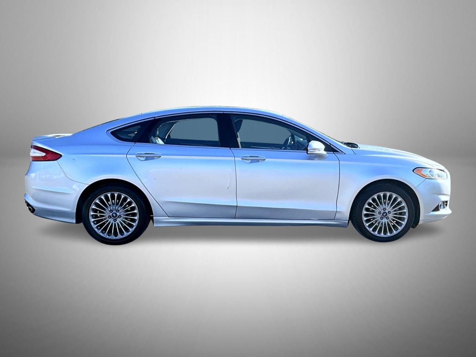 Used 2016 Silver Ford Titanium image 4