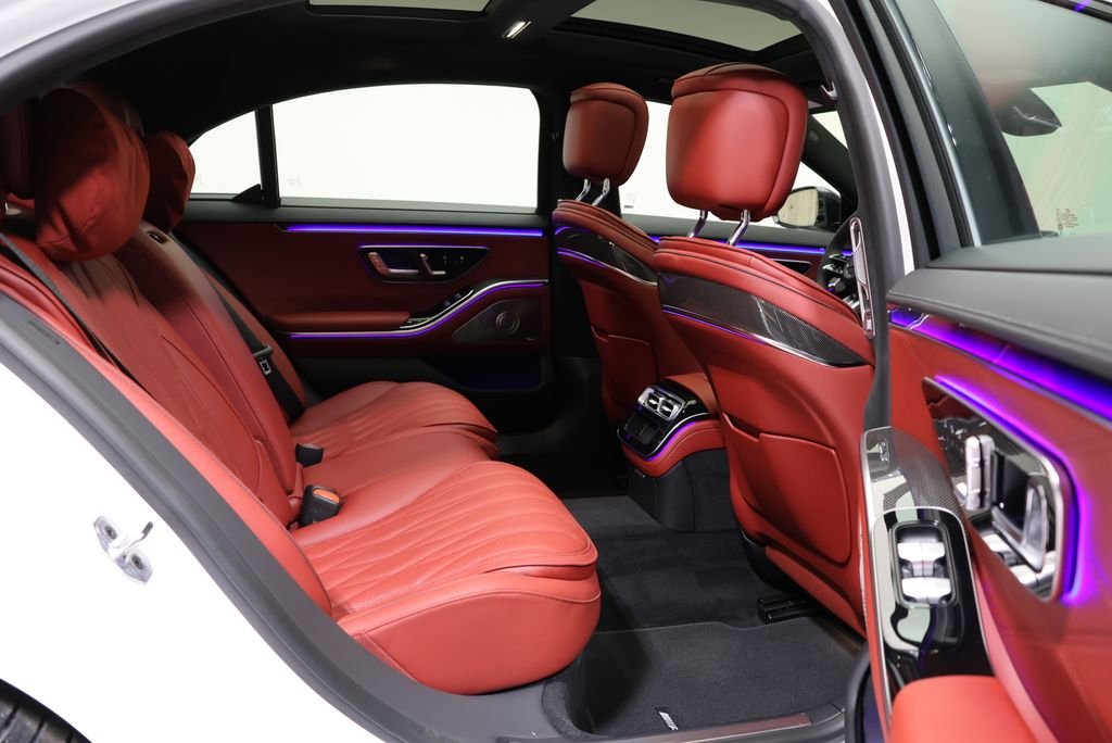 New 2026 MANUFAKTUR Moonlight White Metallic Mercedes-Benz S 63 E AMG® image 54