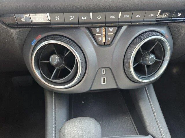 Used 2025 Summit White Chevrolet LT image 19