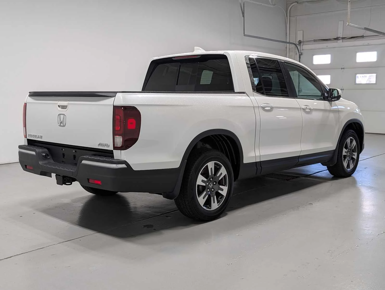 Used 2019 Platinum White Pearl Honda RTL image 8