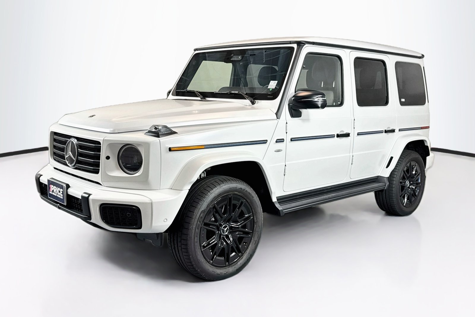 Used 2025 Manufaktur Moonlight White Magno Mercedes-Benz G 580e image 1
