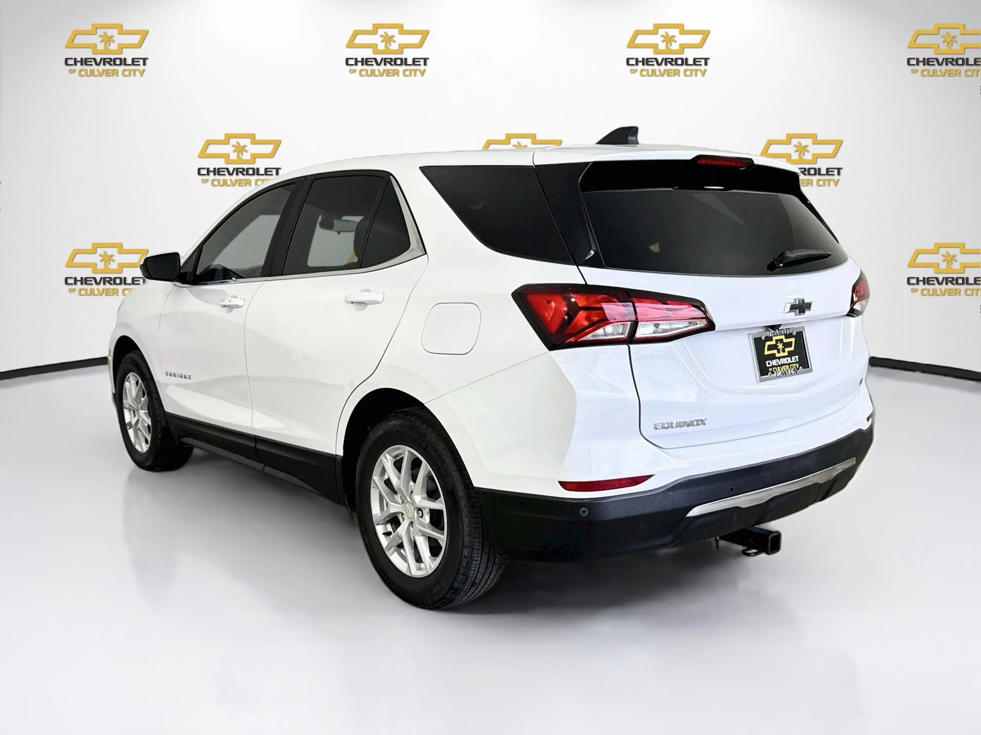 Used 2023 SUMMIT WHITE Chevrolet LT image 6