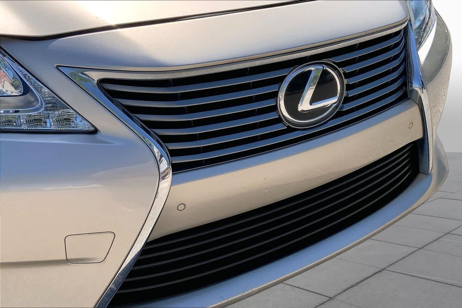 Used 2014 Satin Cashmere Metallic Lexus  image 30