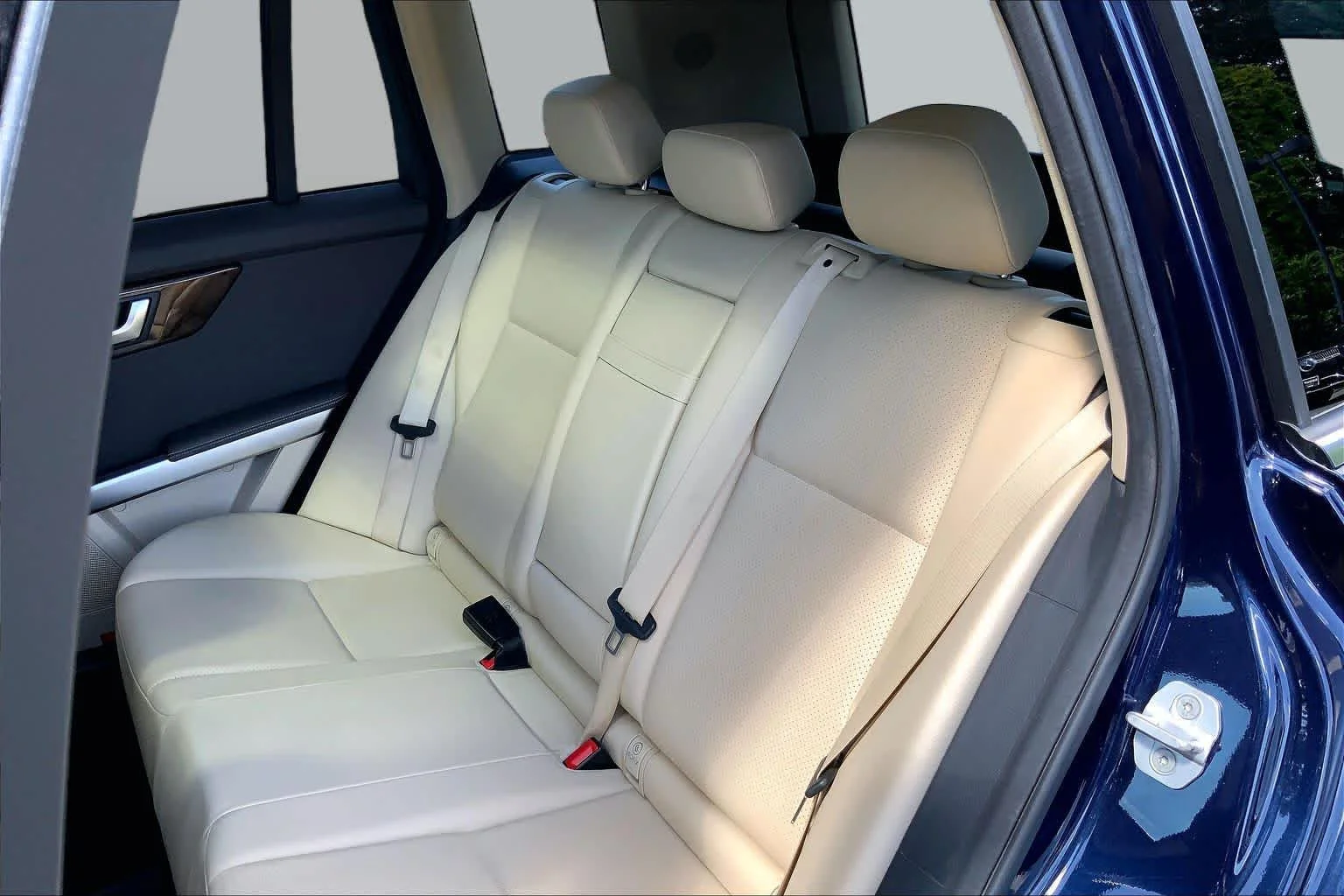 Used 2015 Lunar Blue Metallic Mercedes-Benz GLK 350 image 21