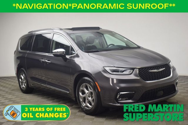 2023 Chrysler Pacifica Limited's photo
