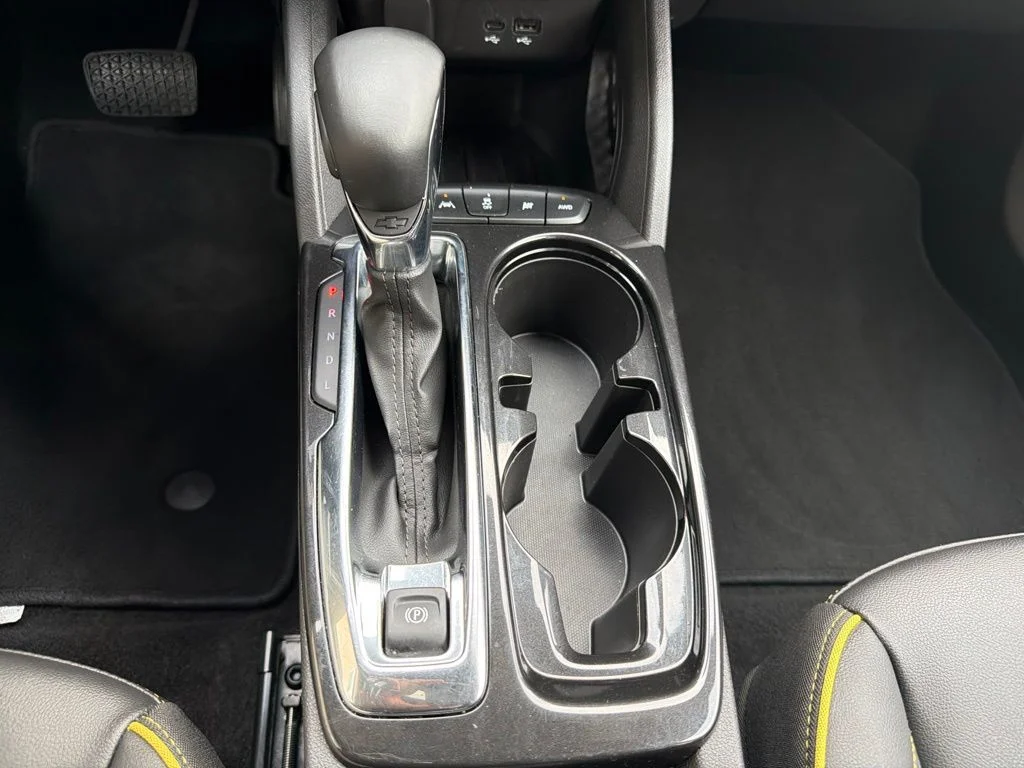 Used 2025 Yellow Chevrolet ACTIV image 16