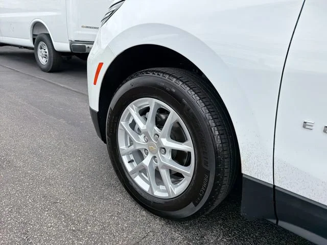 Used 2024 Summit White Chevrolet LT image 31