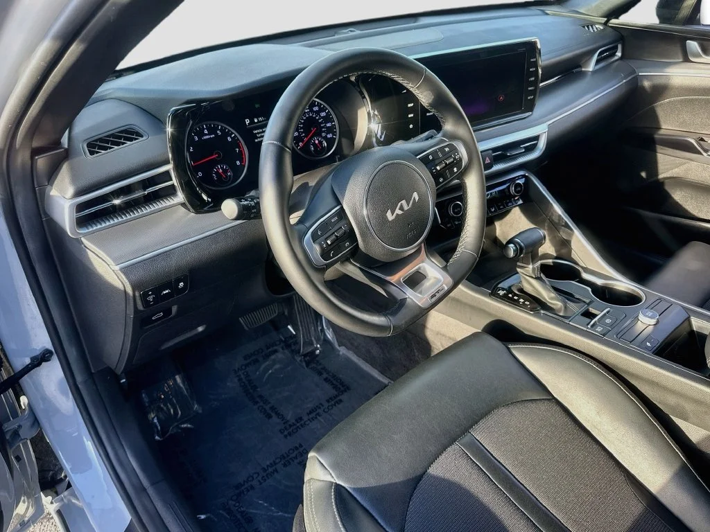 Certified Used 2023 Gray Kia GT-Line image 9