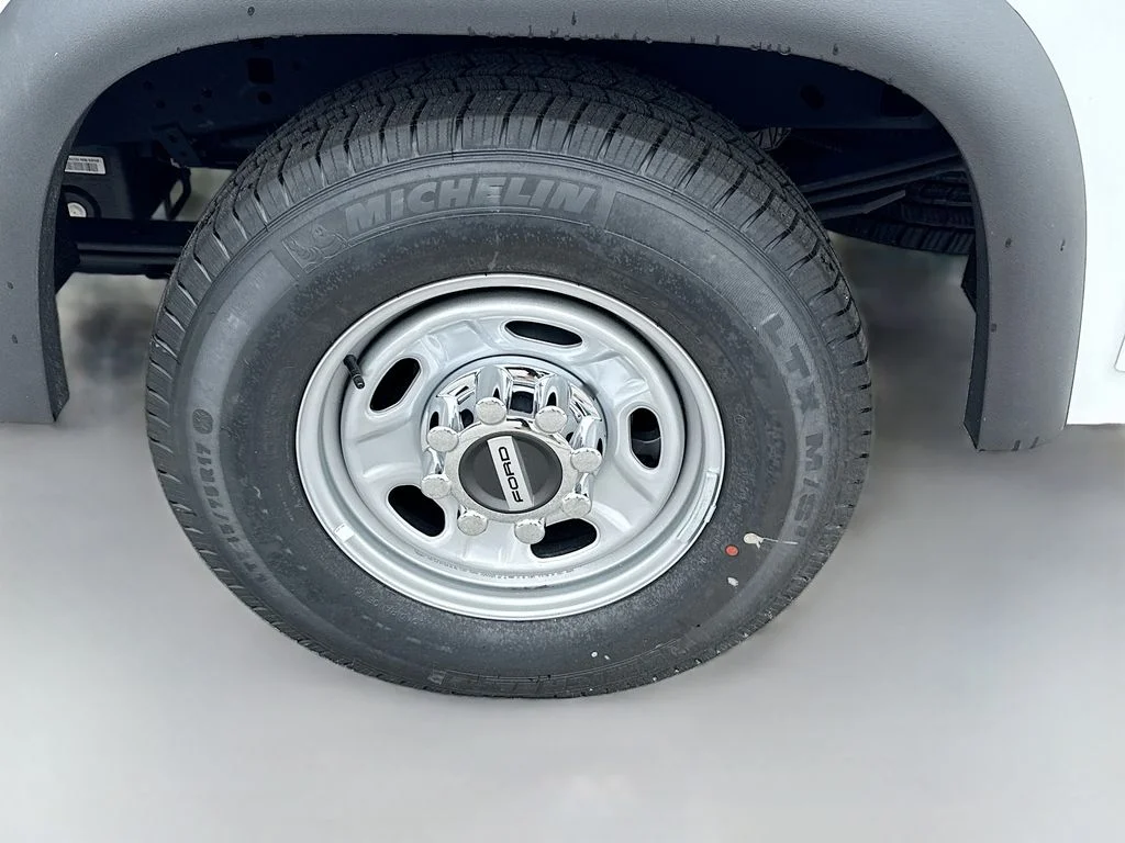 New 2026 Oxford White Ford XL image 28