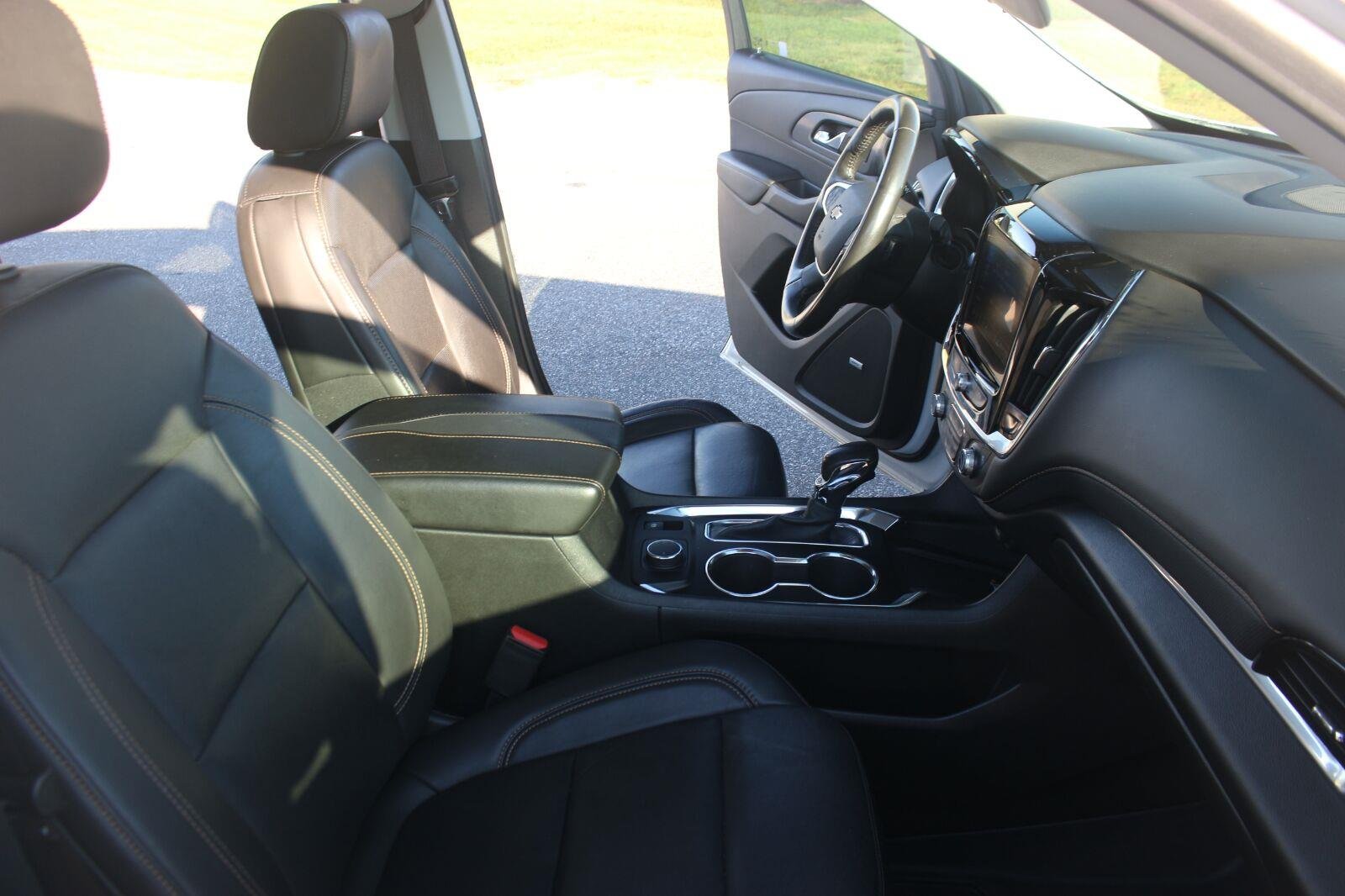 Used 2021 SUMMIT WHITE Chevrolet Premier image 38