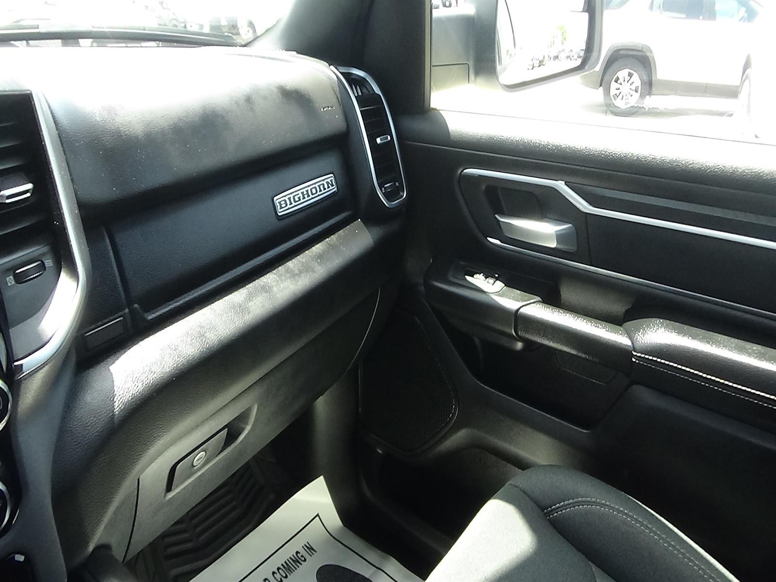 Used 2025 Bright White Clear Coat (pw7) RAM Big Horn image 30