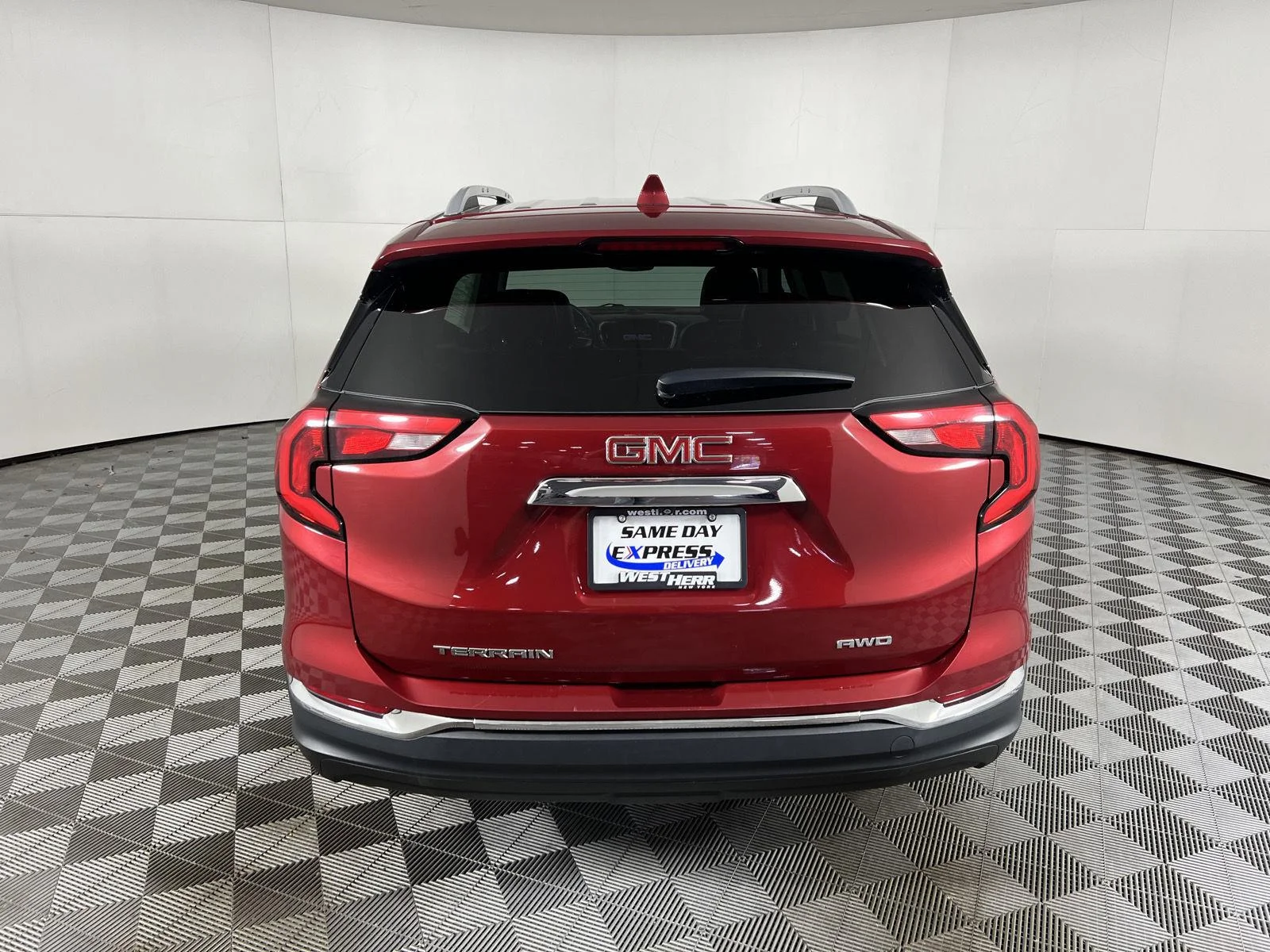 Used 2020 RED QUARTZ TINTCOAT GMC SLT image 3