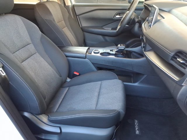Used 2024 White Nissan SV image 18