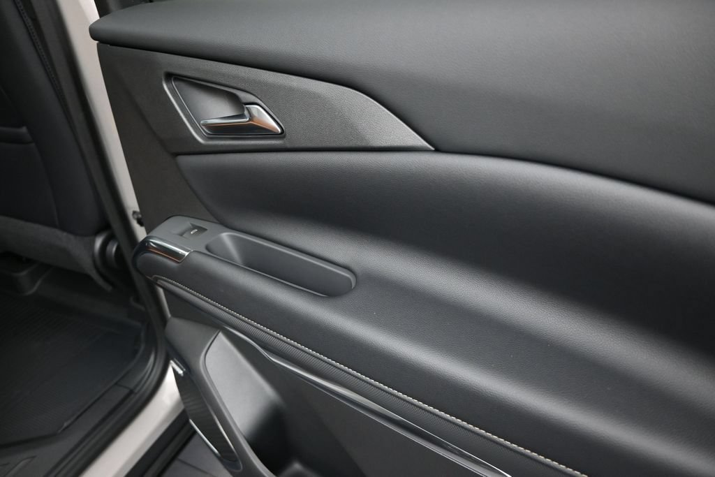 2027 Chevrolet Traverse Z71 - Photo 21