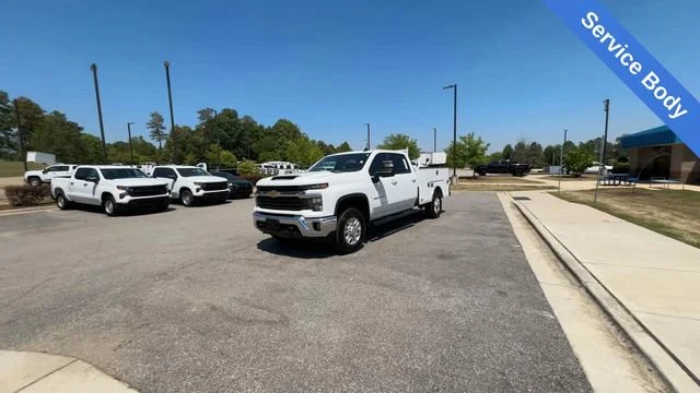 2025 Chevrolet Silverado HD LT 4WD Crew Cab Standard Box SRW's photo