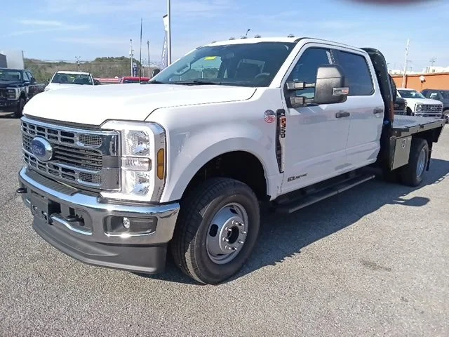 New 2026 Oxford White Ford F-350® XL image 7