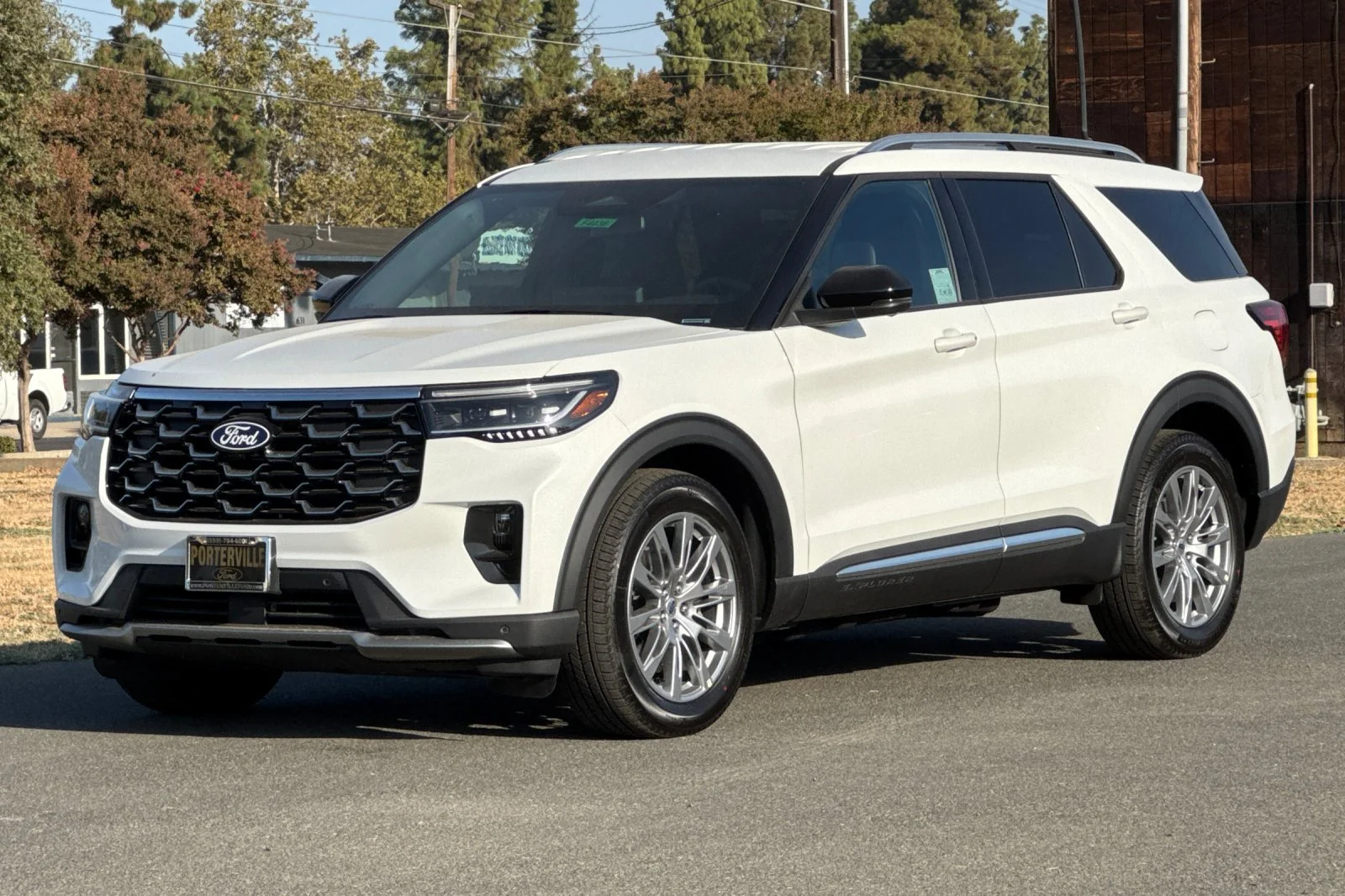New 2027 Star White Metallic Tri-Coat Ford Platinum™ image 10