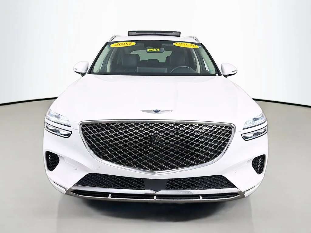 Used 2023 Alta White Genesis 2.5T Advanced image 2