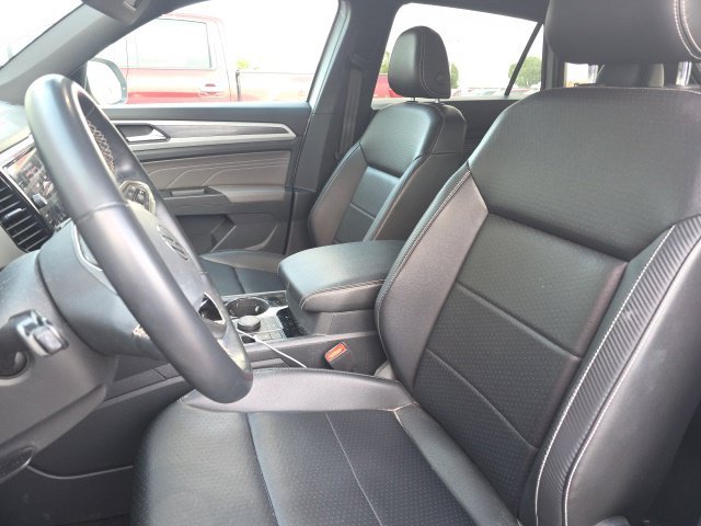 Used 2022  Volkswagen 2.0T SEL image 5