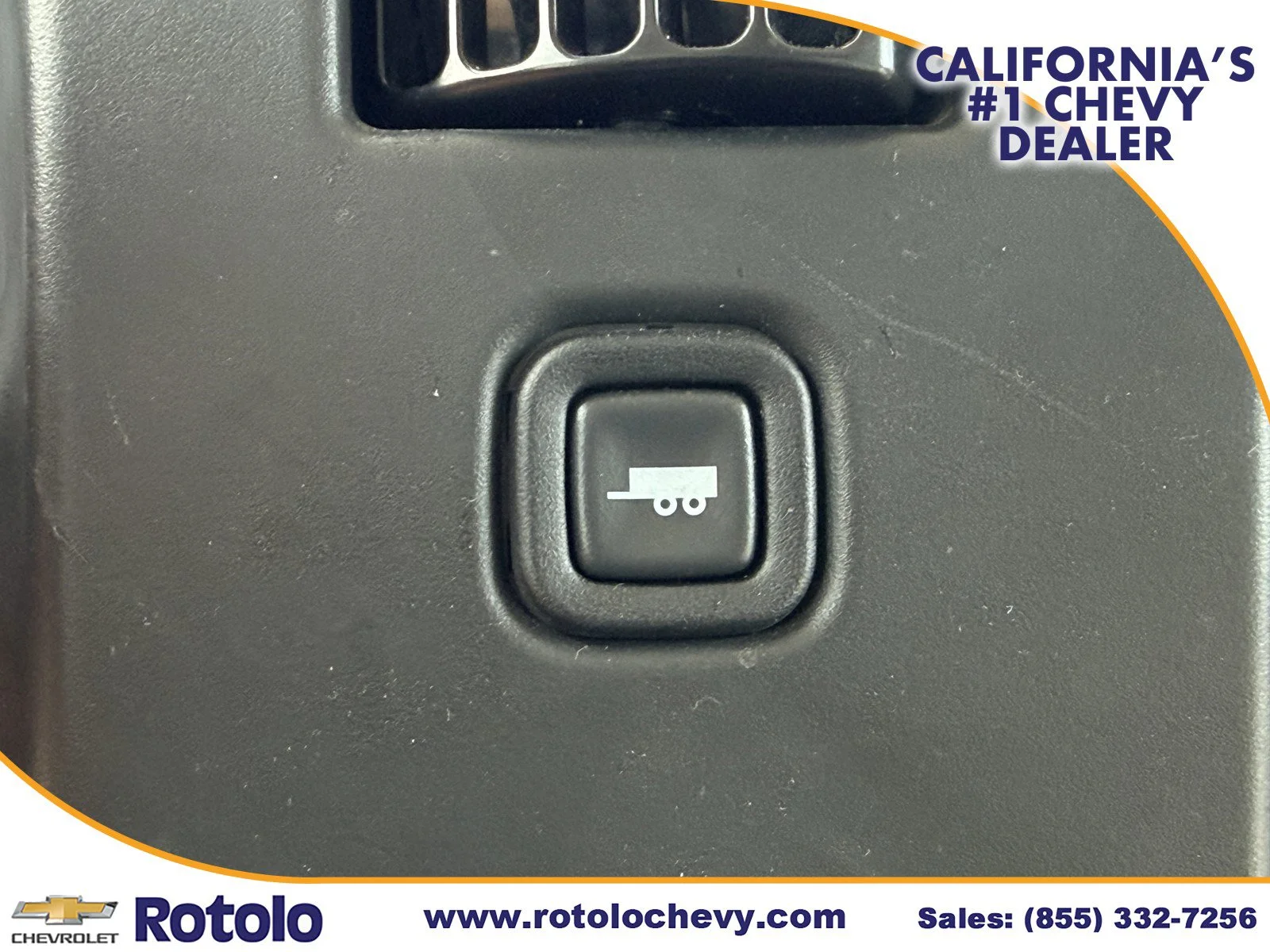 Used 2025 Summit White Chevrolet 1LT image 26