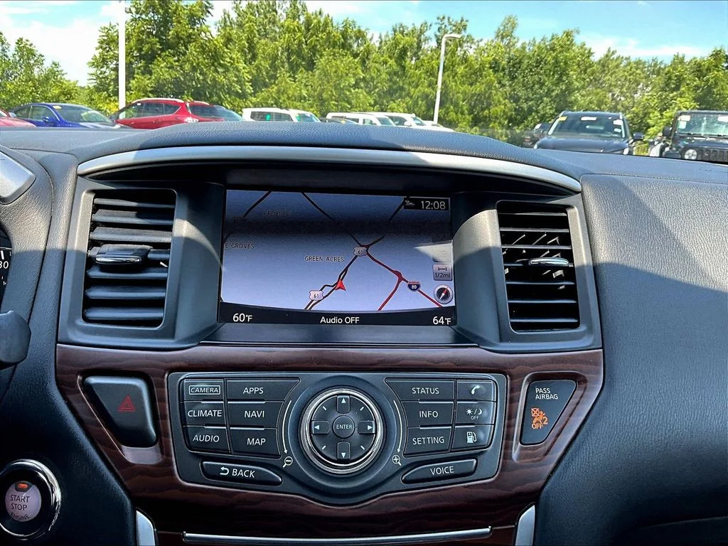 Used 2020 Black Nissan Platinum image 20