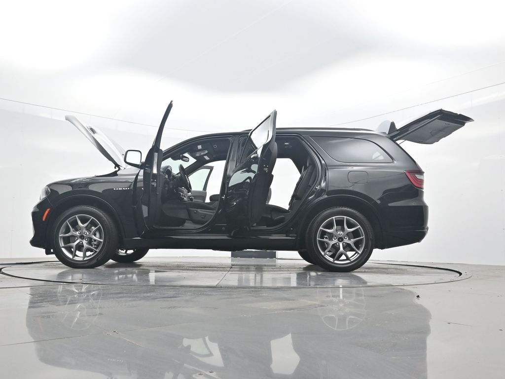New 2026 Diamond Black Clear-Coat Exterior Paint Dodge GT Plus HEMI V8 image 49