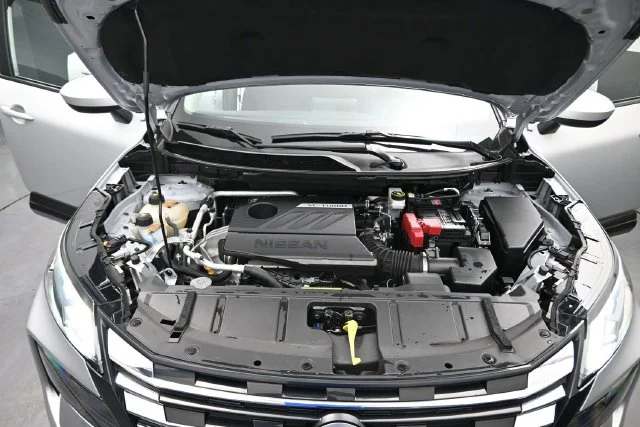 Used 2025 Brilliant Silver Metallic Nissan SV image 21