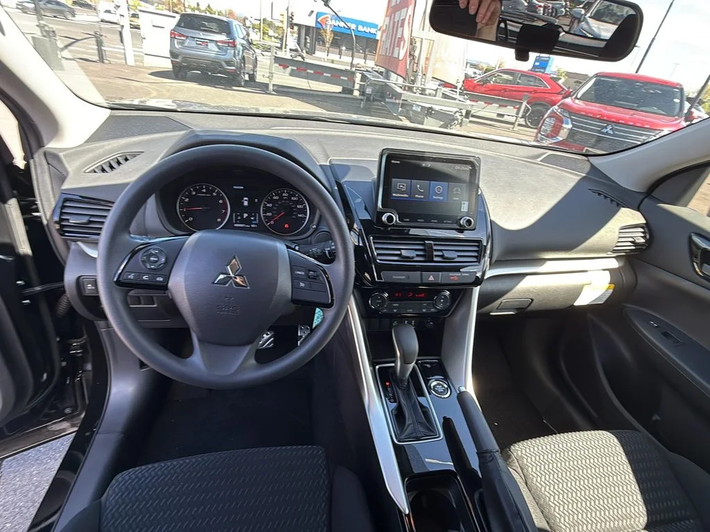 New 2026 Labrador Black Pearl Mitsubishi ES image 14
