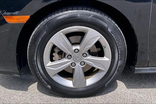 Used 2020 Black Honda EX-L image 9