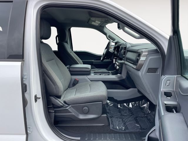 Used 2024 Oxford White Ford XLT image 15
