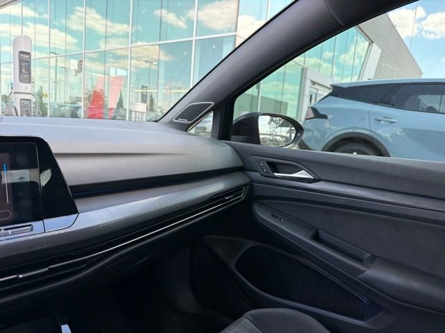 Used 2024 Deep Black Pearl Volkswagen SE image 5
