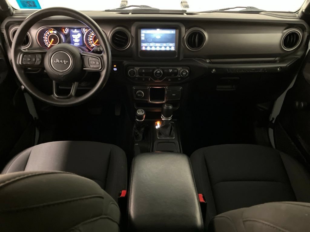Used 2023 Earl Clearcoat Jeep Sport image 2