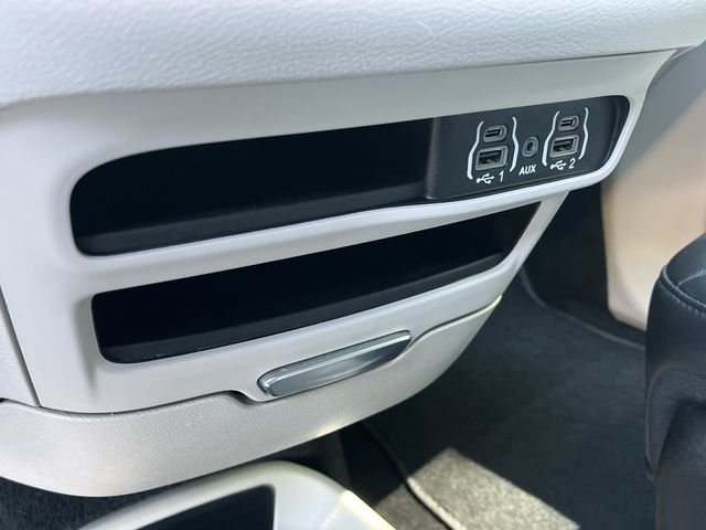 Used 2024 Silver Mist Clearcoat Chrysler Touring L image 22