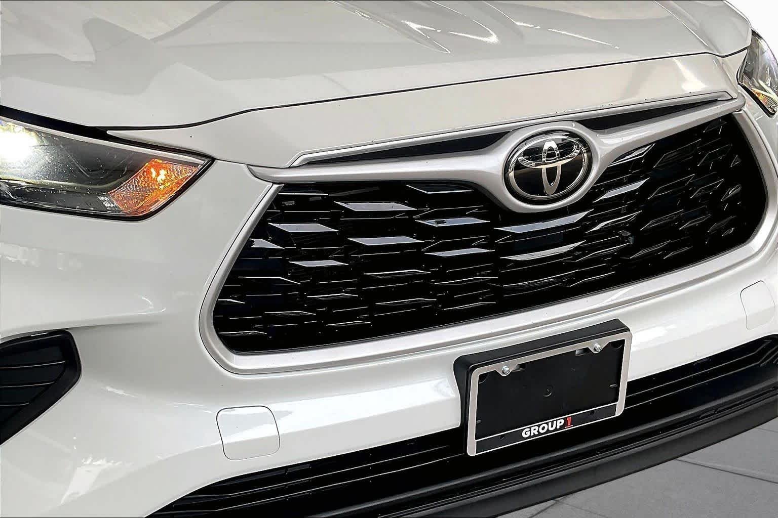 2022 Toyota Highlander L - Photo 30