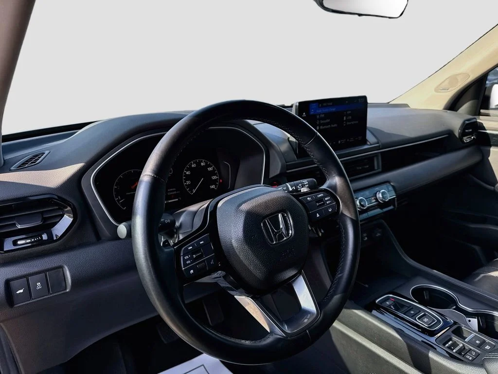 Used 2024 Gray Honda Touring image 9