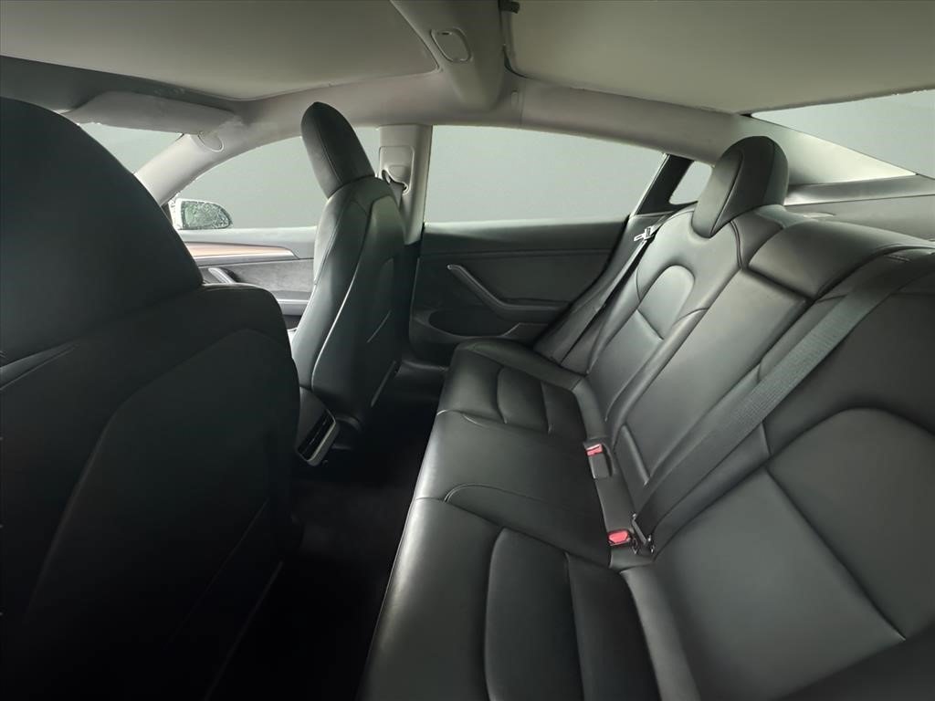 Used 2023  Tesla Base image 13