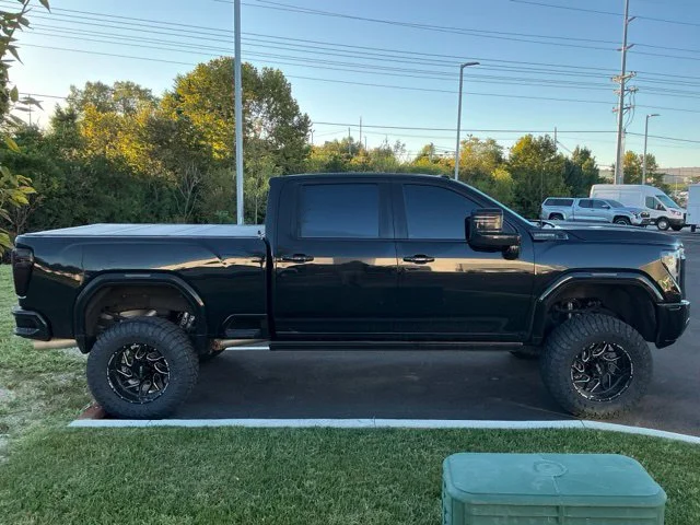 Used 2024 Onyx Black GMC Denali Ultimate image 10