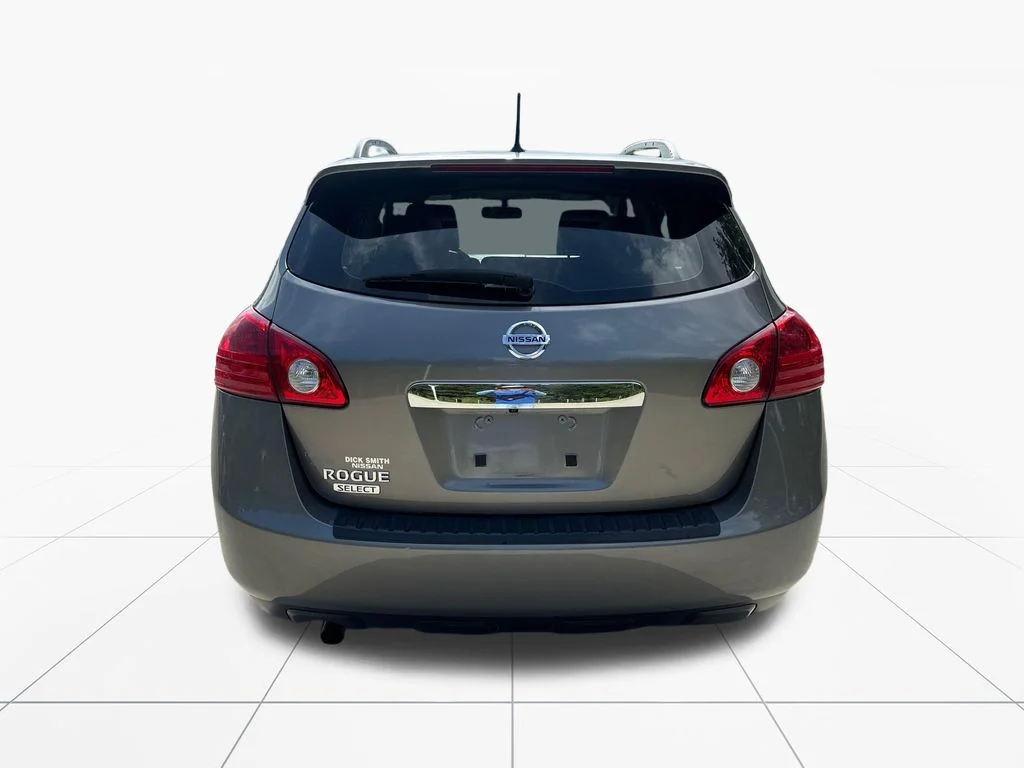 Used 2014 Platinum Graphite Nissan S image 7