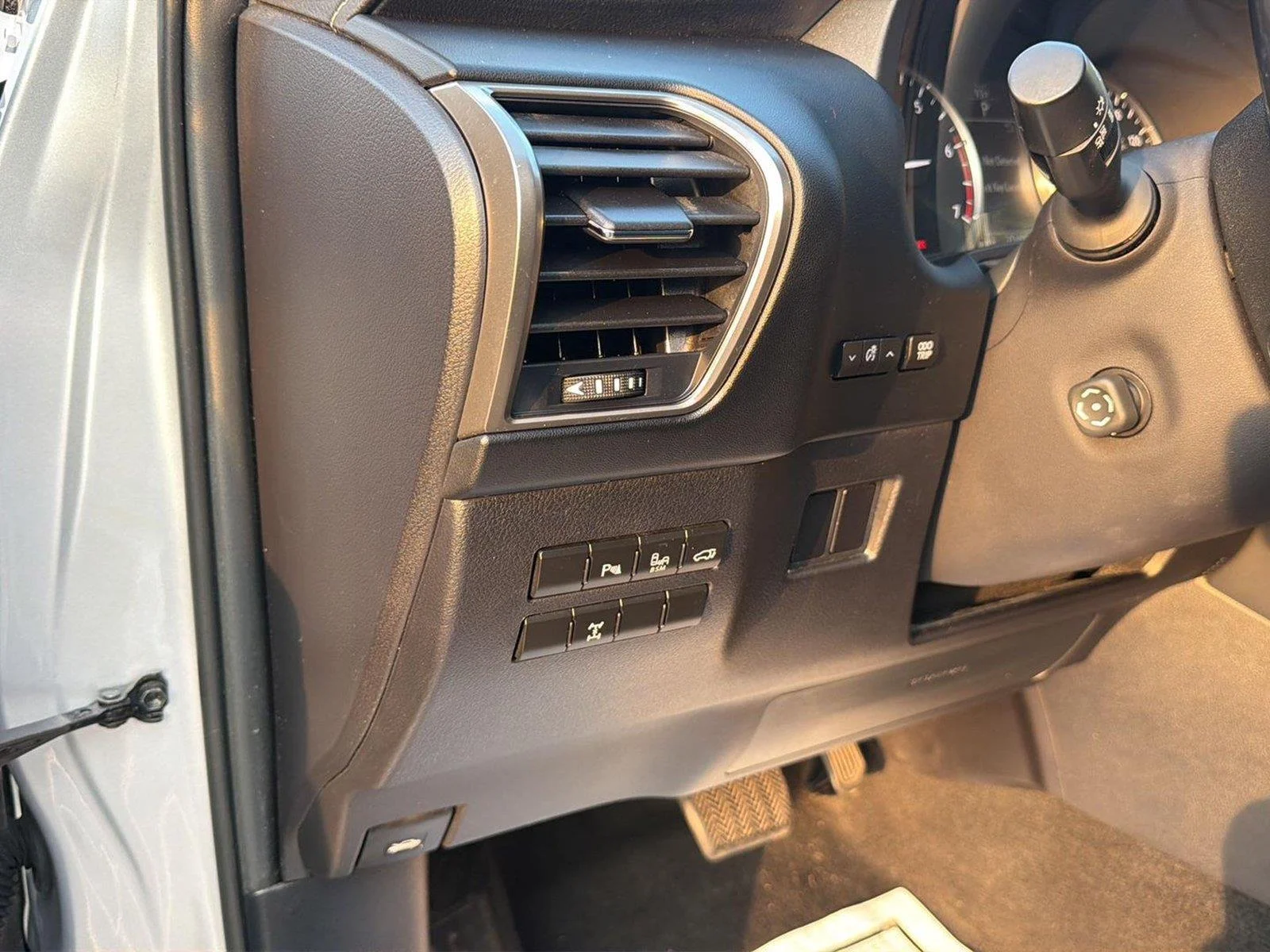 Used 2015 Silver Lining Metallic LEXUS  image 8
