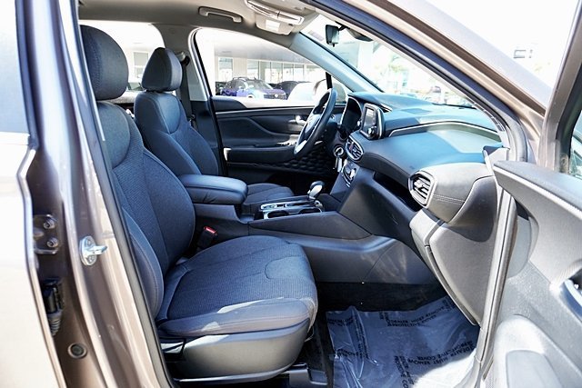 Used 2020 Brown Hyundai SE image 17