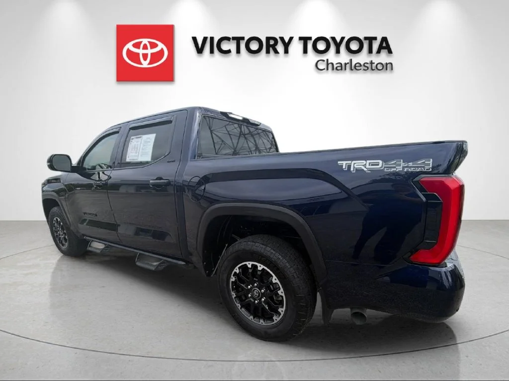Used 2025  Toyota SR5 image 3