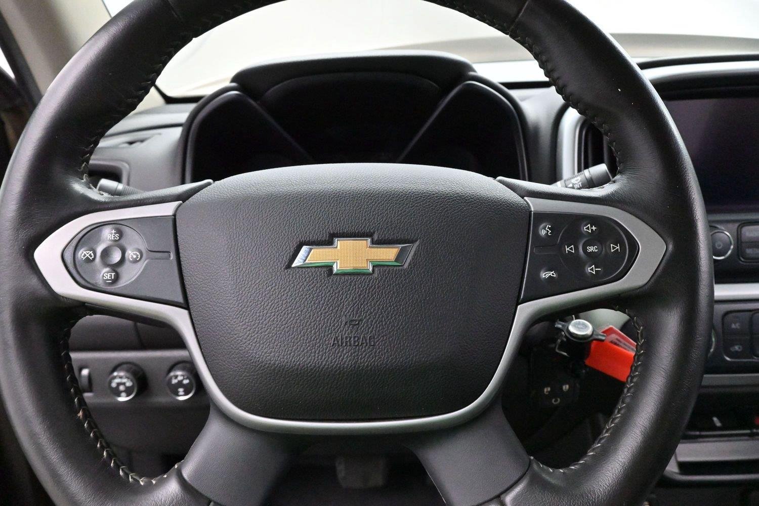 Used 2015 Brownstone Metallic Chevrolet 4WD LT image 21